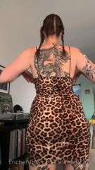 696609145_do-you-guys-like-my-dress_0.m4v