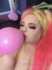 332879616_its-my-birthday-check-your-dms-throughout-the-day-tip-me_0.mp4