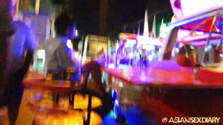 asd-2016-12-20-koh-chang-thailand-Beerbar pickup – December 20, 2016.mp4