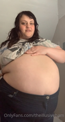 341632134_ive-been-a-very-horny-fat-girl-can-you-tell_3.m4v