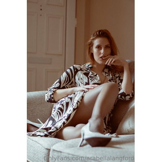 ladylangfordnylons-2023-04-08-2823189317.jpg