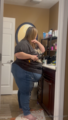 1098328523_just-a-quicky-of-brittanica-straightening-her-hair-love-w_0.mp4
