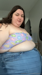 1558157166_fat-girls-in-denim-not-sure-how-i-can-still-squeeze-into_1.mp4