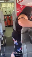 180139848_struggled-so-much-on-the-flight-back-to-england-these-plane_0.m4v
