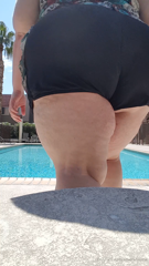 20136778_goofing-around-cannon-ball-and-some-body-shots_4.m4v