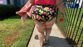 548504251_your-view-while-you-follow-me-to-the-pool_0.m4v