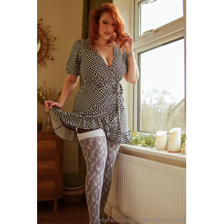 ladylangfordnylons-2025-01-17-3637669104.jpg