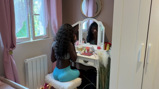 Ebony Sweet avait un fantasme bien particulier à assouvir... [J&M].mp4