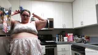 316042869_baking-with-amatrix-pt-1-here-i-mix-and-jiggle-my-way-into-y_0.m4v