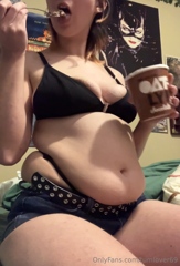 1269515197_guzzling-ice-cream-like-a-pig_0.mp4