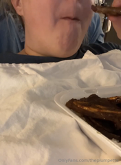 976063470_quick-vid-of-me-eating-last-nights-dinner-while-relaxing-in_0.mp4