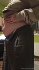 1321231145_spent-whole-day-at-my-gf-s-appartment-eating-and-watching-mo_0.mp4