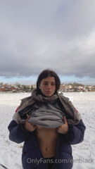100085182_fun-in-the-snow_0.mp4