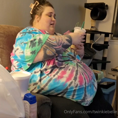 1578743889_a-very-generous-fan-funded-an-all-day-10000-calorie-stuffin_4.mp4