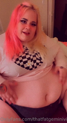 521589107_i-could-play-with-my-body-all-day_0.mp4