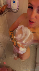 1746879854_do-you-prefer-me-wet_0.mp4