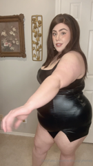 1008125202_the-commotion-for-this-dress-in-the-try-on-video-was-so-loud_0.mp4