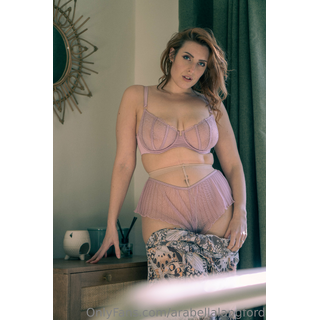 ladylangfordnylons-2023-04-14-2835341150.jpg