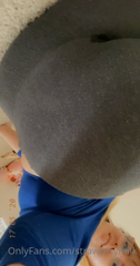 24014386_my-hipssss-laying-down_0.m4v