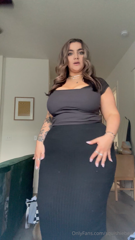 751820190_do-you-like-my-outfit_0.m4v
