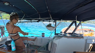 a girl and her cat -- boat life in Mo'orea [ep 216] - Lauren Landers Sailing (1080p, h264).mov