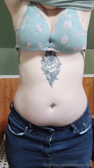 795318415_i-just-love-wearing-clothes-that-are-too-small-for-my-growin_0.mp4
