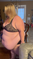 1135192953_vacuuming-is-just-so-much-better-in-a-bra-and-panties-isnt_0.mp4