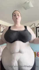 373152254_for-those-of-you-that-love-that-jiggly-bouncing-belly-play_0.m4v