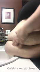 53486958_i-love-a-good-belly-drop-i-find-random-counter-tops-and-su_0.m4v