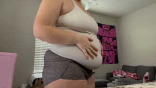 930810766_bratty-workout-influencer-gains-100-lbs-to-show-you-fatties_0.mp4