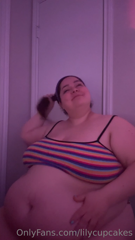 624204460_lotioning-up-before-bed-i-feel-so-big-and-luscious-latel_0.mp4