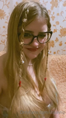 553635880_i-m-a-little-elf_0.m4v