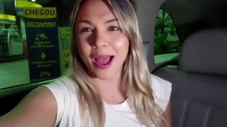 Fernandinha Fernandez com 2 no glory hole (cabine) - XV.mp4