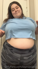 704326633_wow-i-felt-so-fat-in-public-today-went-to-eat-at-canes-in_4.mp4