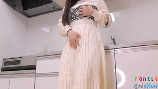 [ポメ子][2026-03-26]キッチンでこっそりクチュクチュ...🙈💕《Fantia》.mp4