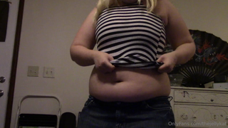 1071336070_these-shirts-use-to-fit-small-shirts-jellykat-2017-may_0.mp4