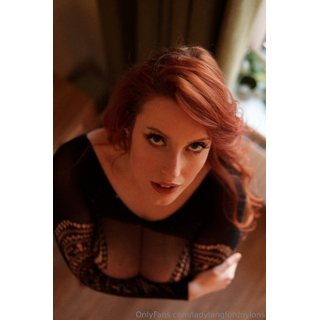 ladylangfordnylons-2025-01-13-3632819508.jpg