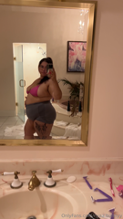 753523347_what-fat-girl-cosplays-costumes-do-yall-wanna-see-this-month_1.mp4